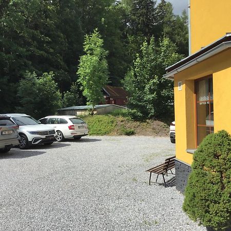 Pension Cortina Pec pod Snezkou Esterno foto