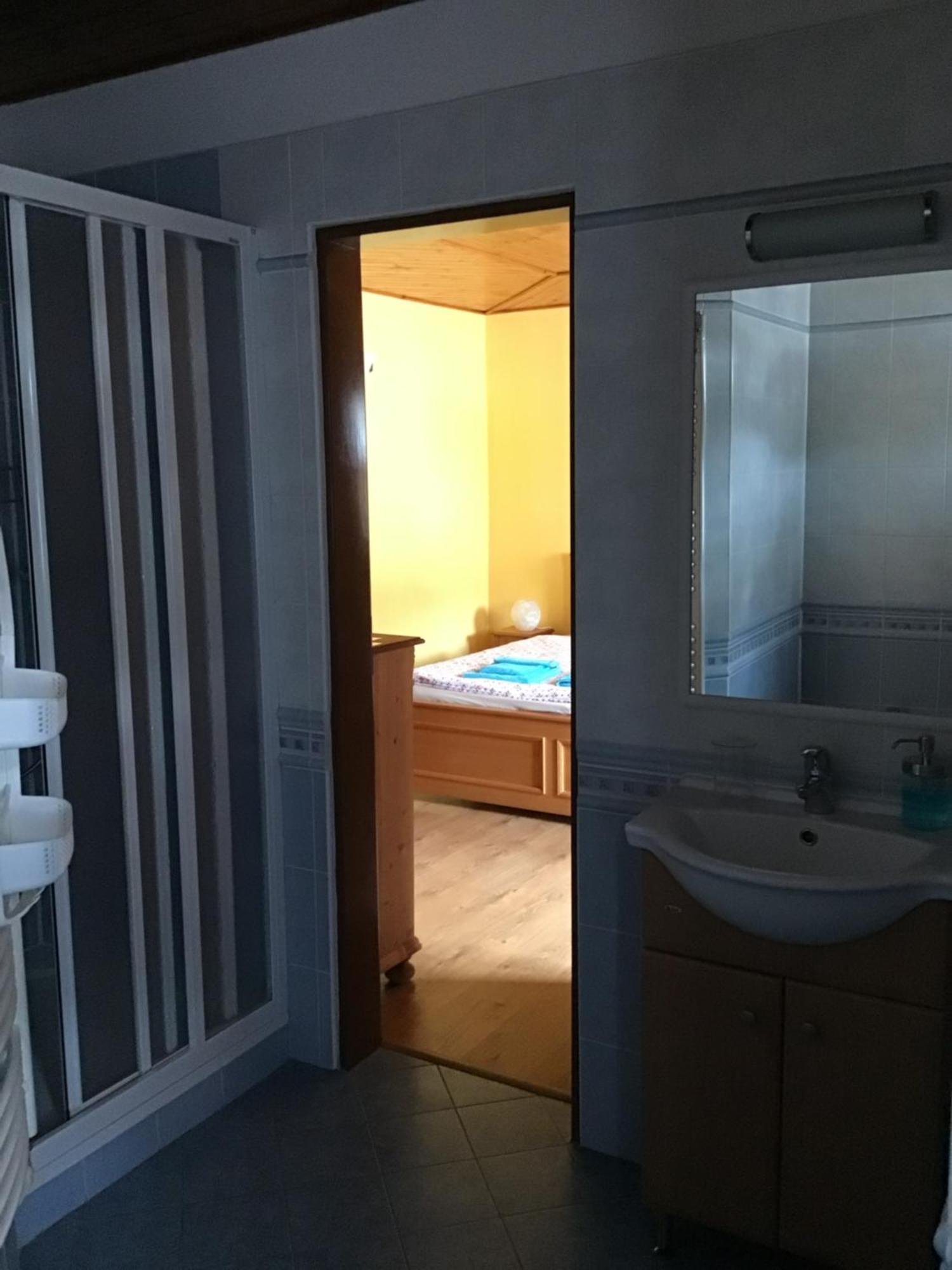 Pension Cortina Pec pod Snezkou Esterno foto